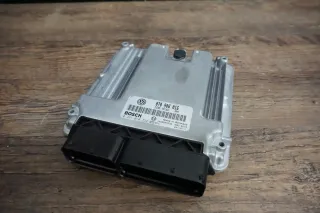 VW Transporter T5 2.5 TDI Motorsteuergerät Steuergerät Motor ECU 070906016BA AXD - Bild 1