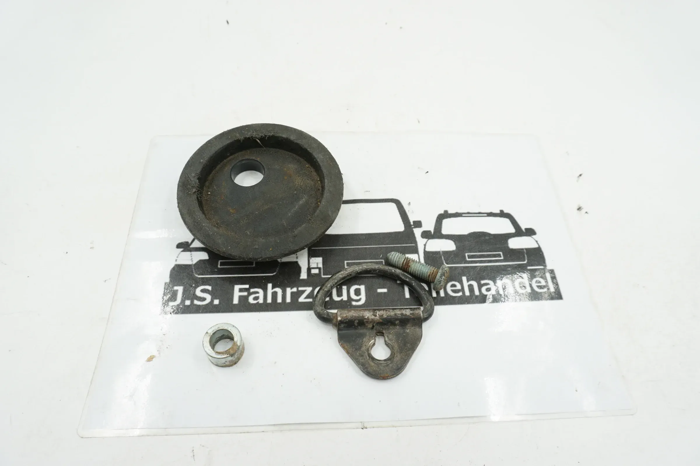 Aufnahme Verzurröse Distanzhülse Schraube VW T5 T6 7E0863467 - Bild 1