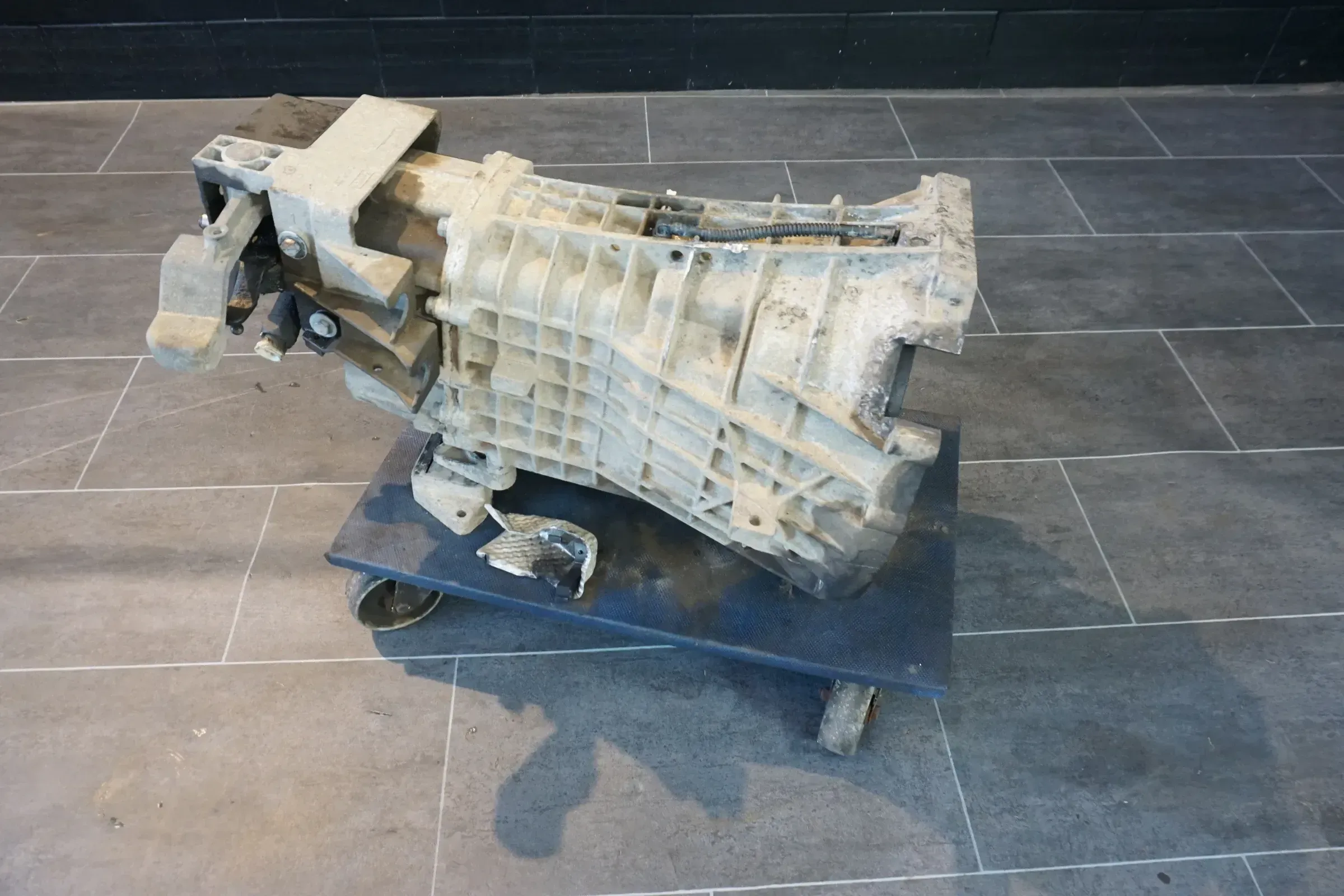 Getriebe Ford Transit RWD Van 2.4 TDCi 16V (H9FB) (6C1R7K400AA) Schaltgetriebe - Bild 1