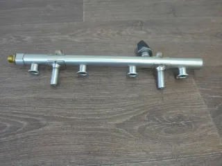 Einspritzleiste 06K133317G Drucksensor VW Golf VII 7 GTI - Bild 2