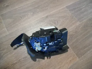 Türschloss Schloss Stellmodul Tür rechts AUDI  A4 Cabrio Typ 8H ab 01 8H0837350 - Bild 2