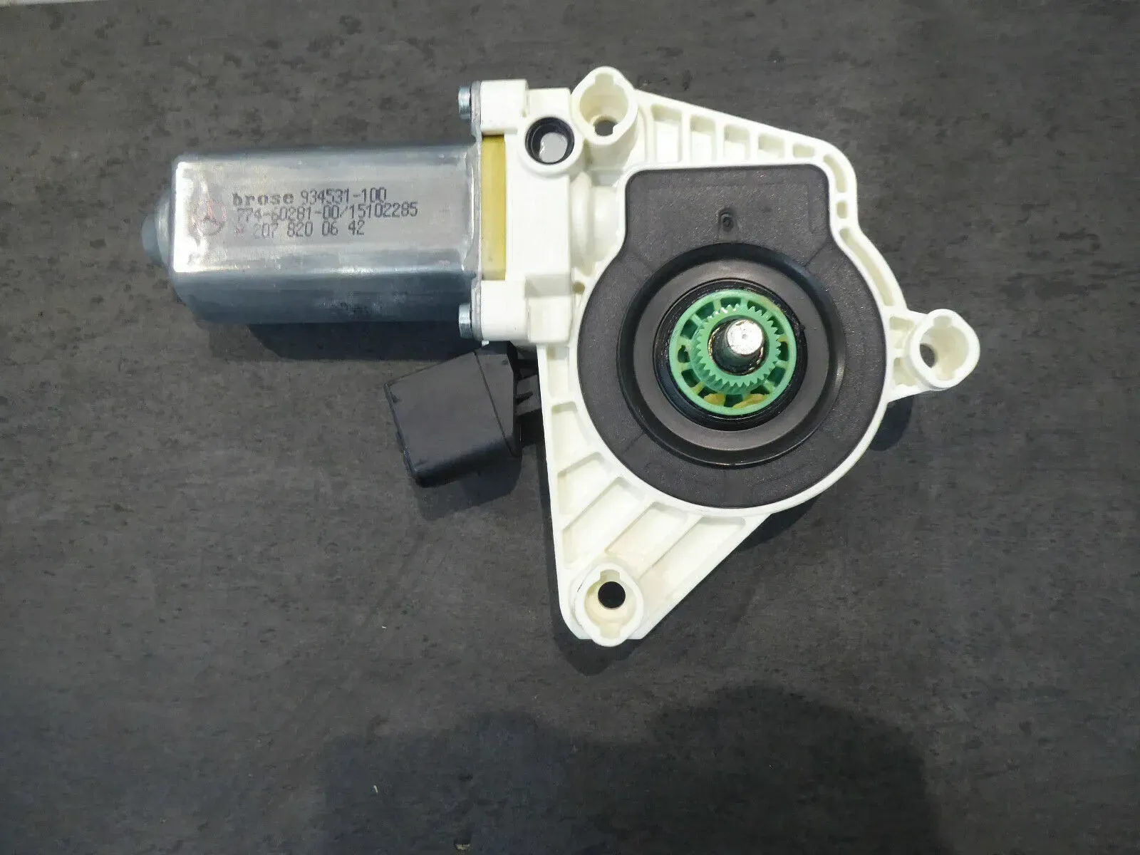 Mercedes W207 W172 W218 E Klasse Fensterhebermotor rechts A2078200642 - Bild 1
