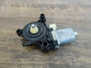 Fensterhebermotor vorne rechts 0130822716 5Q0959802B VW Golf VII 7 GTI - Bild 2