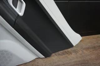 5J6867210 Türverkleidung hinten rechts Stoff schwarz Skoda Fabia II original - Bild 2