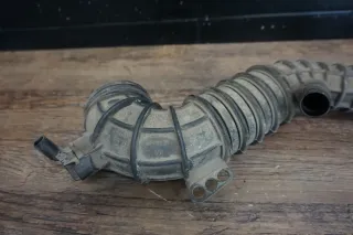 Original VW Bus T5 2,0 TDI Ansaugschlauch Ladeluftschlauch Luftrohr 7E0129627C - Bild 4
