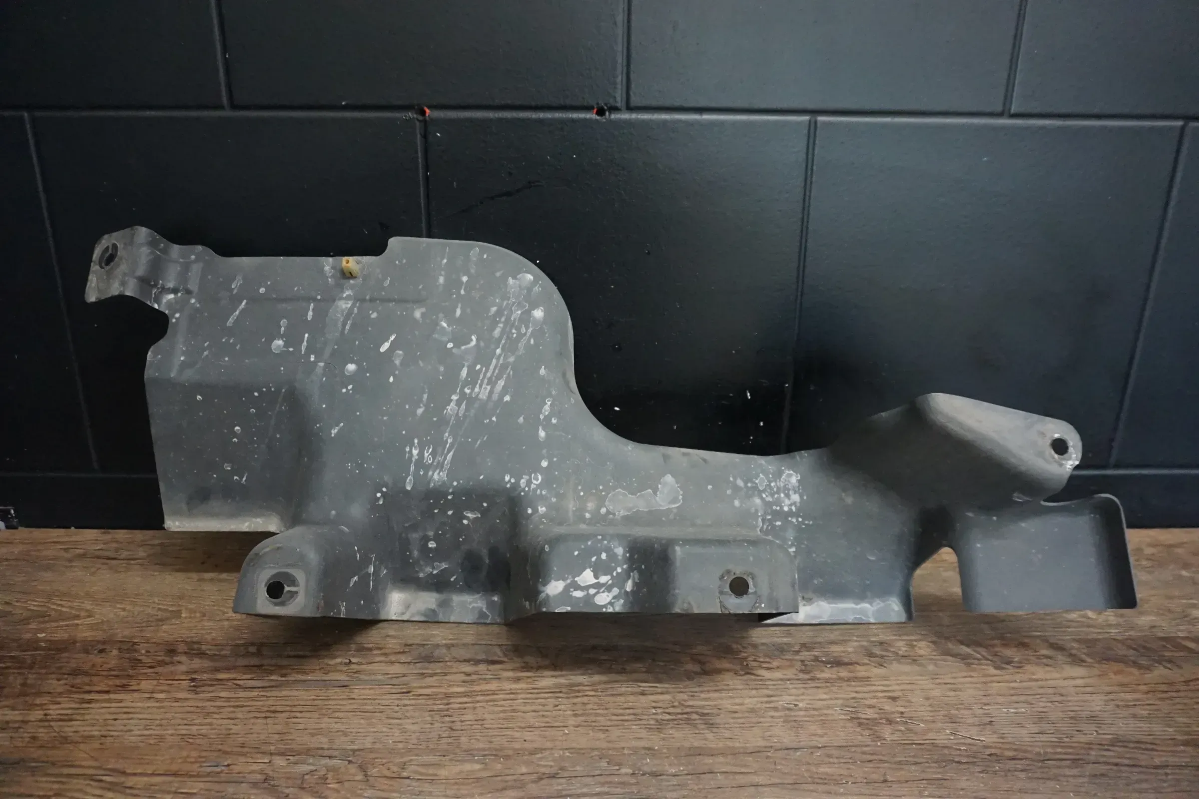 VW T6 Unterbodenverkleidung links hinten 7E0825211 Unterbodenschutz - Bild 1