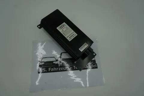 Background image for Audi A4 8H B7 Endstufe Verstärker Amplifier Soundsystem Steuergerät 8H0035223E
