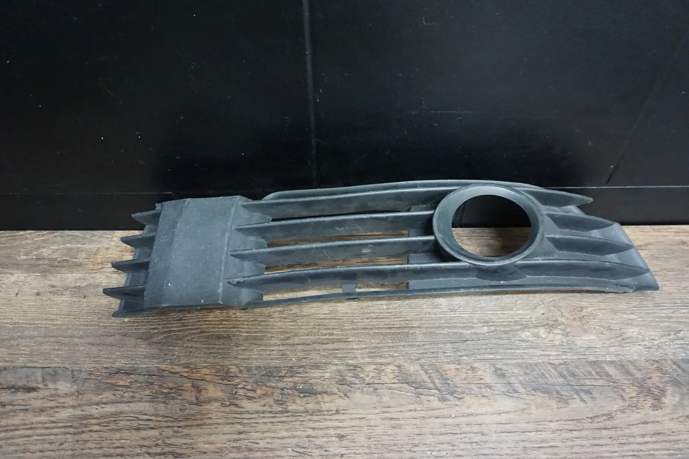 Lüftungsgitter Stoßfänger Stoßstange Gitter VW Passat 3B 3B0853666J - Bild 1