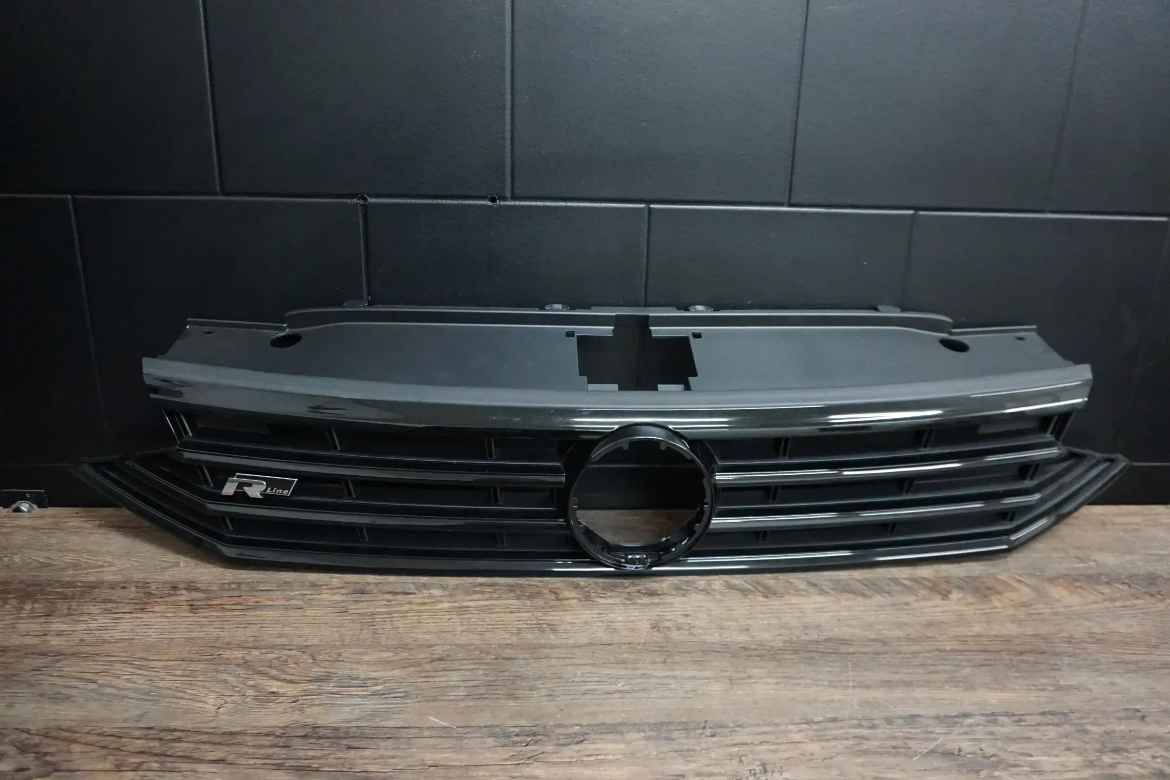 VW Passat 3G B8 Facelift Kühlergrill vorne Frontgrill 3G0853653K R-Line Schwarz - Bild 1