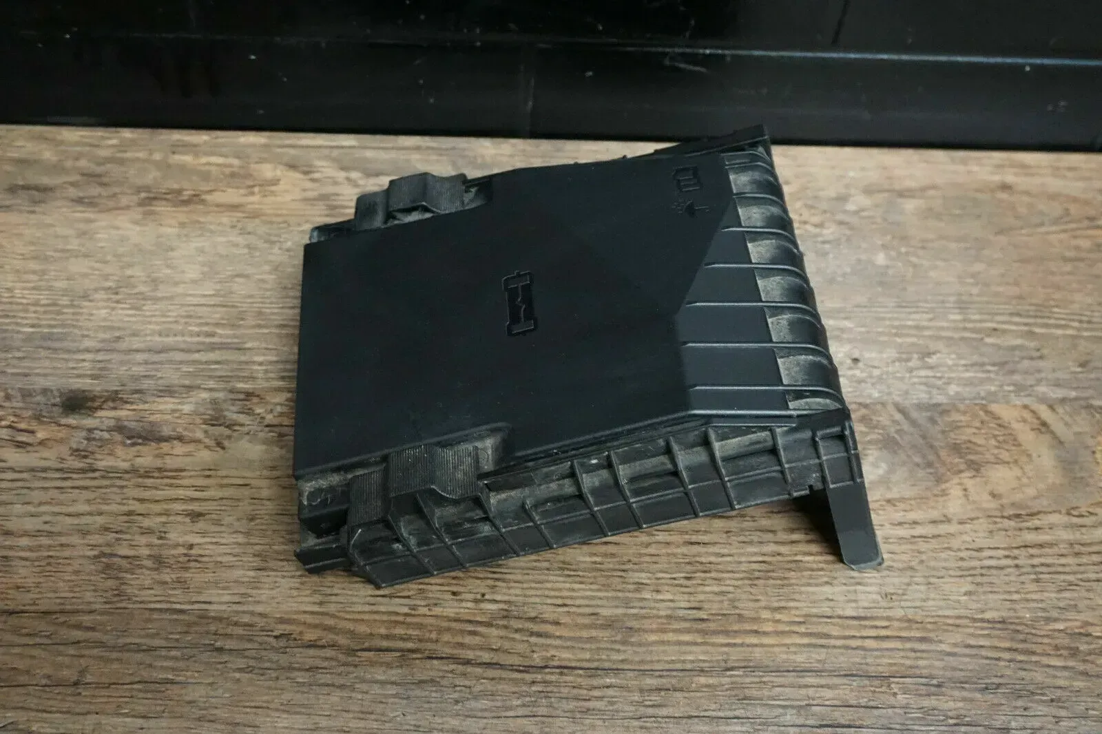 Audi A3 8P VW Seat Abdeckung Zentralelektrikdeckel Sicherungskasten 1K0937132F - Bild 1