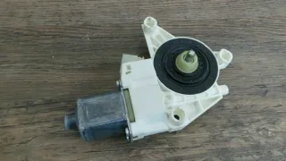 Mercedes W204 W212 Fensterhebermotor Fensterheber hinten links A2048200542 - Bild 2
