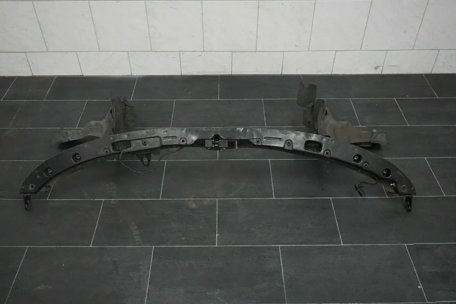 VW T5 V KASTEN 03-09 Frontverkleidung L7H000043F Schlossträger - Bild 1