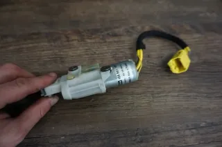 VW Touareg 7L 5.0 V10 Gurtversteller vorne rechts Valeo 404841 - Bild 4