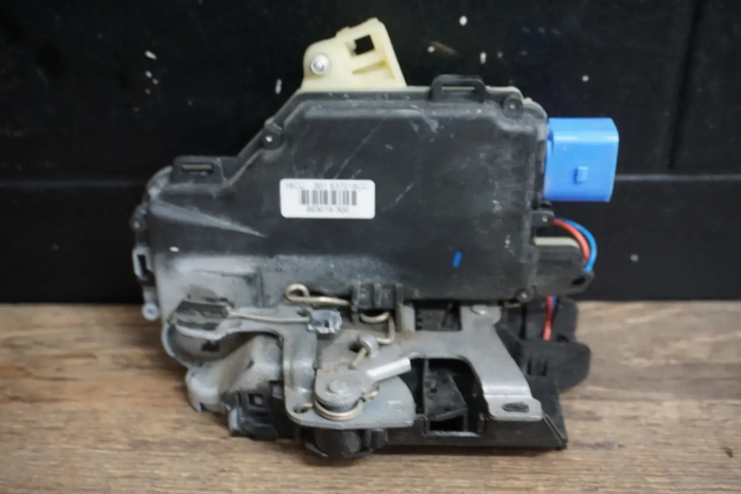 VW T5 Polo 9N3 Seat Ibiza 6L Türschloss rechts vorne Beifahrerseite 3B1837016CC - Bild 1