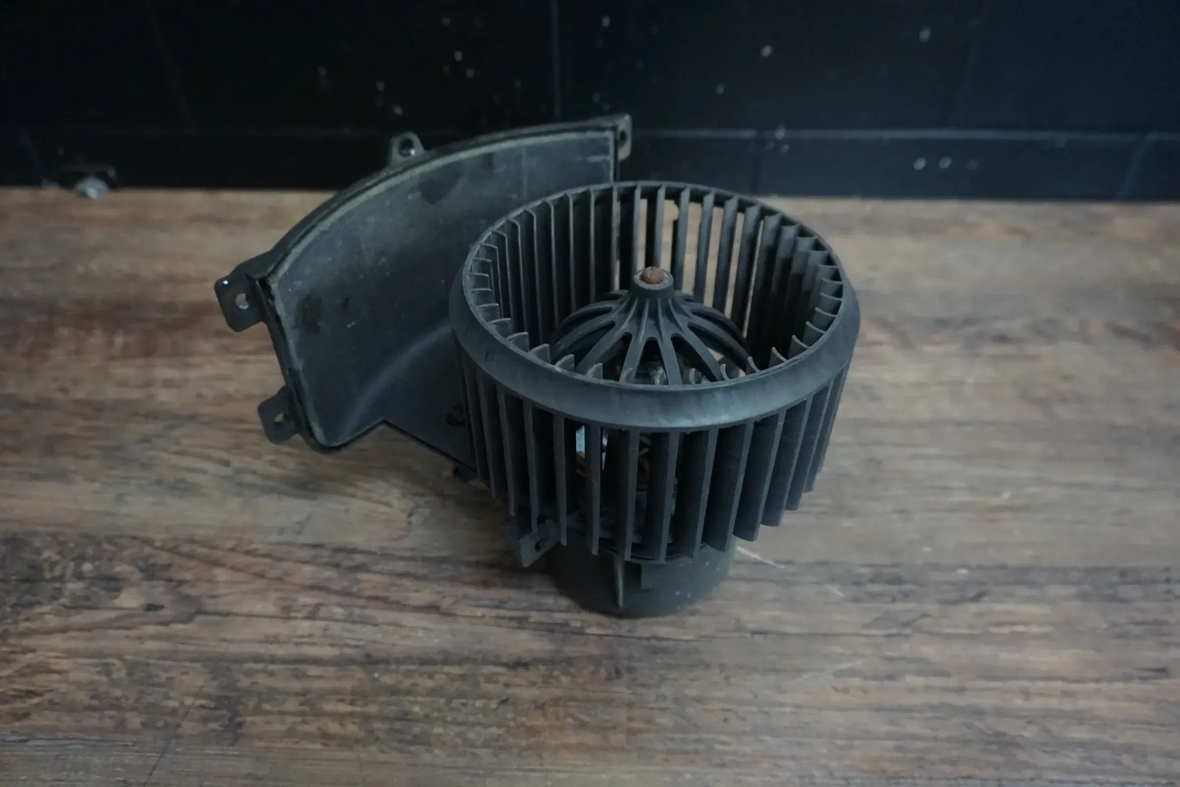 Innenraumgebläse Gebläsemotor Motor Lüftung für VW BUS T5 7H1820021B - Bild 1