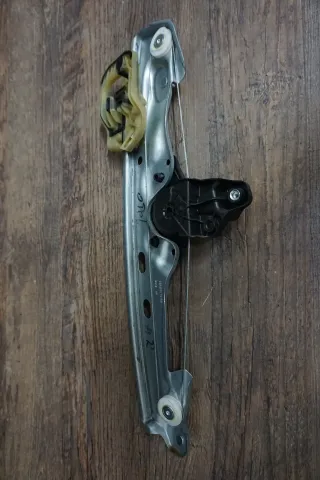 Opel Astra K 2017 Elektrische Fensterheber Hinten Rechts ohne motor GM 13406678 - Bild 1