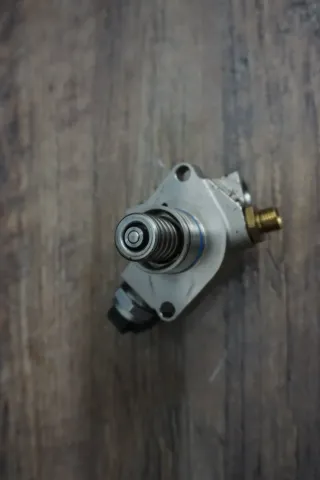 Audi A6 4G 3.0 TFSI Hochdruck 06E127026B Pumpe Kraftstoffpumpe - Bild 4