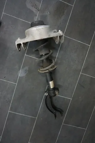 Audi A5 8T Federbein Stoßdämpfer Stossdämpfer vorne links 8K0413031BE - Bild 1