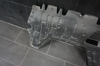 Vw Passat 3C5 Kombi Unterbodenschutz Unterfahrschutz vorn 3C0825237D - Bild 3