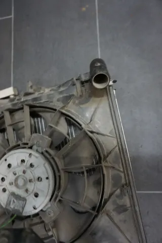 PORSCHE 911 996 996.2 Kühlerpaket Kühler Lüftermotor Halterung rechts - Bild 5