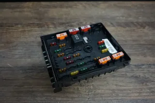 Sicherungskasten Relaiskasten Sicherungsbox VW Passat 3C 3C0937125A - Bild 1