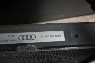 2010 Audi TTRS 2.5TFSI CEPA rechts Zusatzwasserkühler 8E01212H Kühler - Bild 3