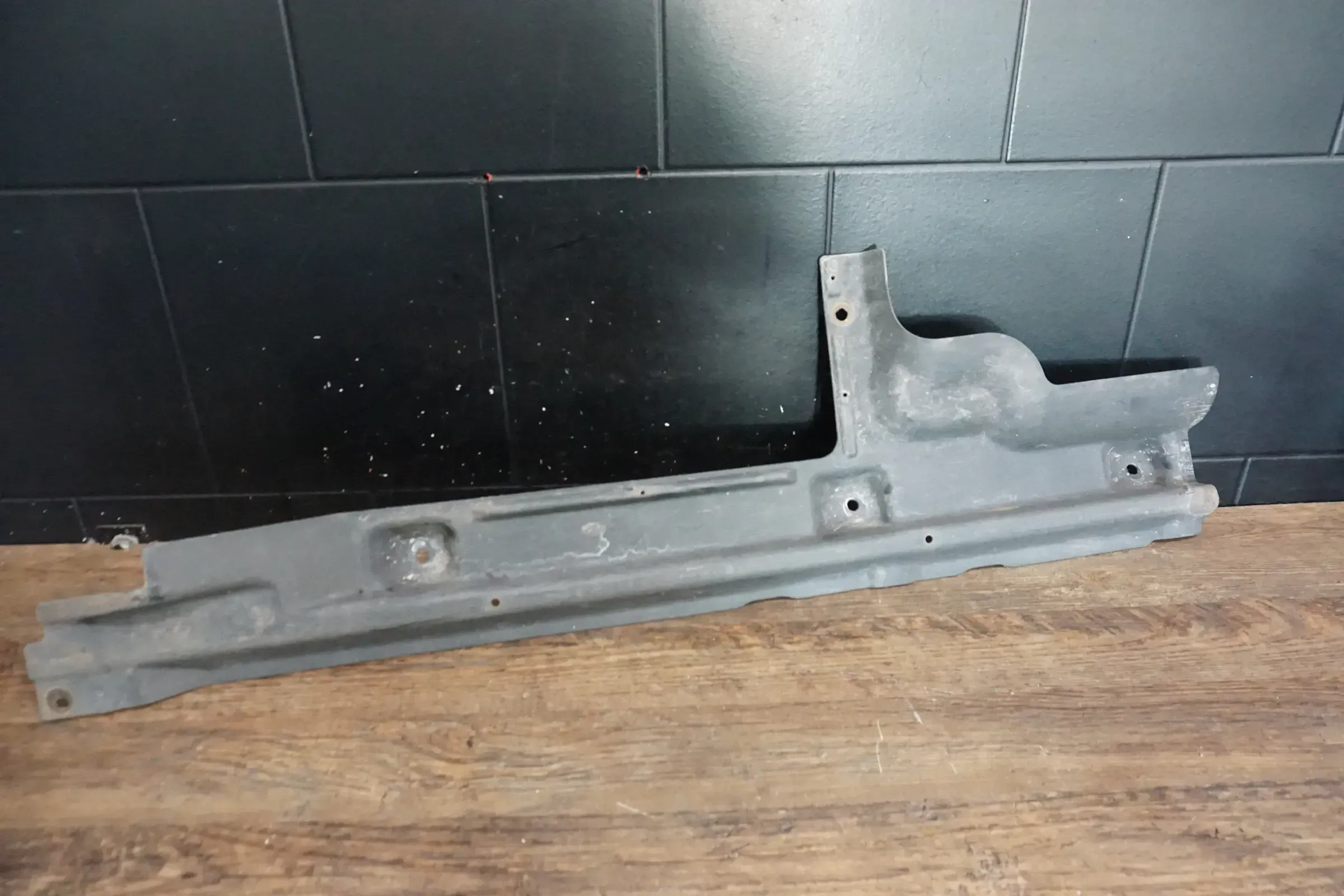 VW T6 SG SH Transporter Unterbodenverkleidung Abdeckung hinten links 7E3825311 - Bild 1