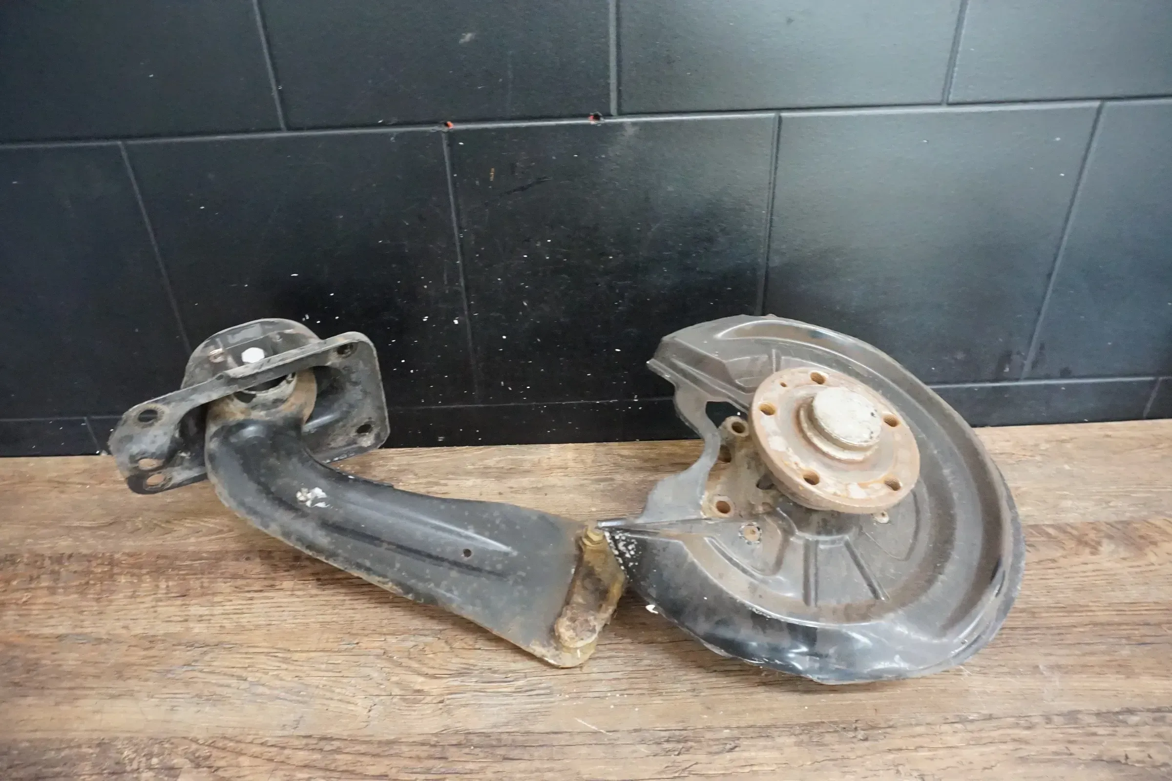 Achsschenkel Radnabe links hinten für VW GOLF VI 5K 1K0505225H - Bild 1