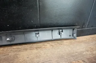 VW Golf V 5 Abdeckung Verkleidung Abschlussleiste oben hinten 1K6867617D - Bild 4