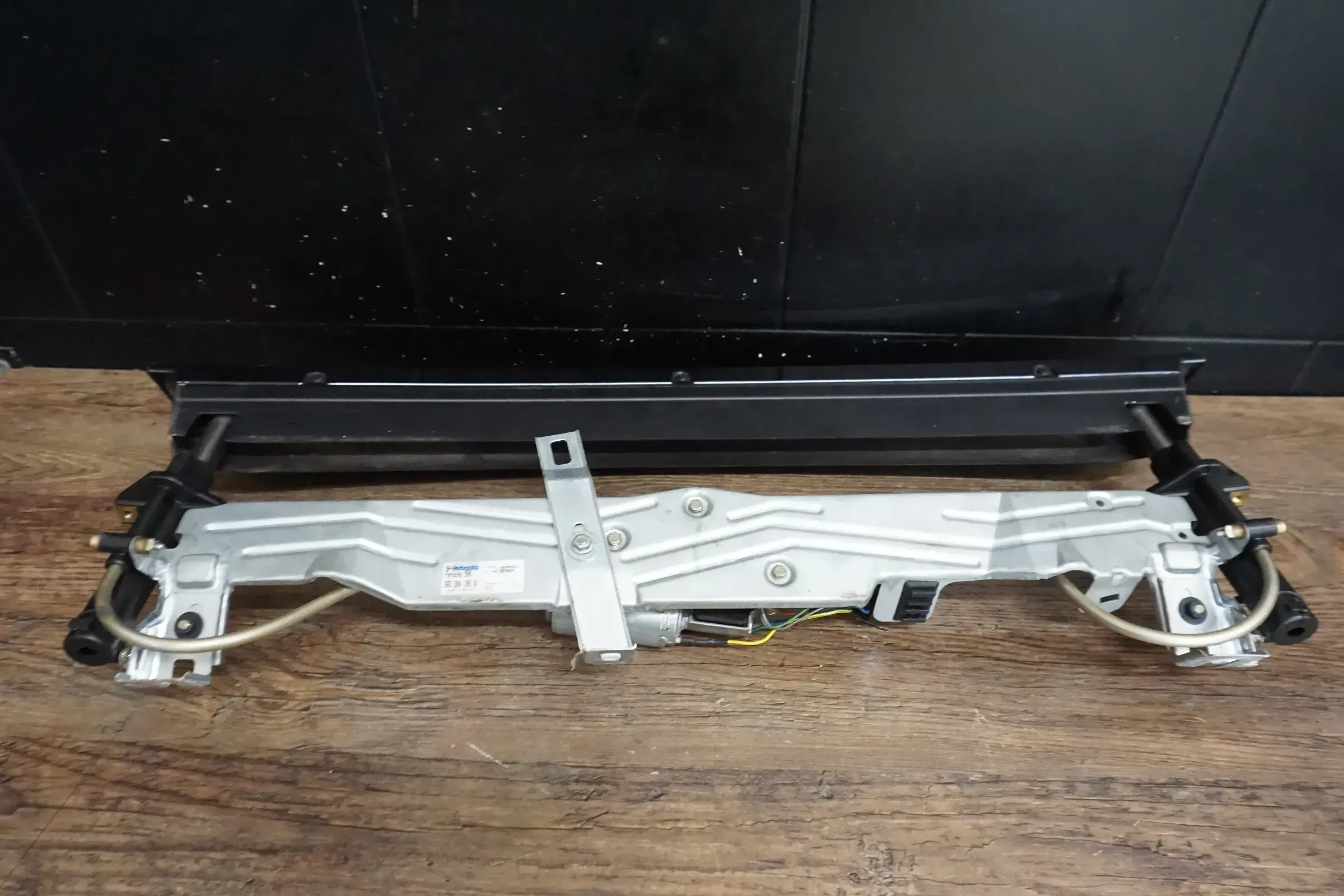 Porsche Boxster 986 Heckspoiler Mechanismus elektrisch Motor 98650410901 Spoiler - Bild 1