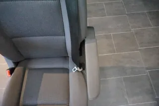 VW T5 Multivan Schienensystem 2te Reihe hinten Sitz Stoff Schwarz Drehsitz - Bild 5