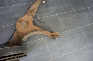 Achsschenkel VW T5 GP 2,0 TDI Radlagergehäuse hinten rechts 7H0501414D Original - Bild 4