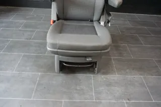 VW T5 Multivan Schienensystem 2te Reihe hinten Sitz Stoff Schwarz Drehsitz - Bild 3