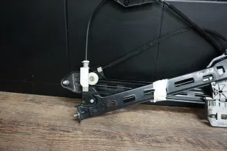 VW PASSAT CC 3CC Fensterheber Gestänge Führung vorne links Fahrertür 3C8837461J - Bild 3