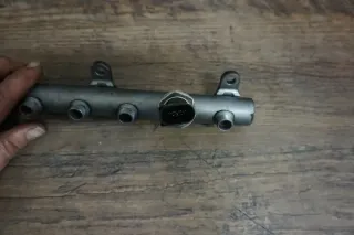 Audi VW 3,0 TDI Einspritzleiste Druckregler Kraftstoffverteiler 059130090AB - Bild 4