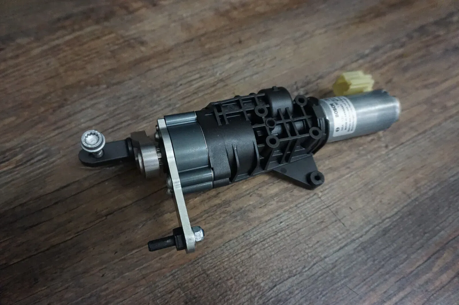 Audi A6 4G Antriebseinheit Motor elektrische Heckklappe rechts 4G9827852E - Bild 1