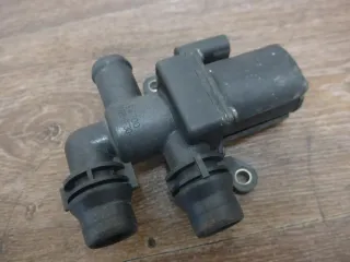 VW Passat 3C B7 BJ 2011 Magnetventil Standheizung 1K0820036D - Bild 3