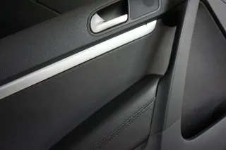 VW Tiguan 5N Türverkleidung Verkleidung Tür hinten links Dynaudio schwarz Leder - Bild 6