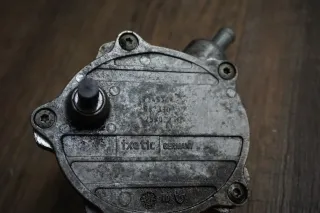 7525075.02 687390 10 Unterdruckpumpe für BMW 6 45,7 45,E64,E65 - Bild 2