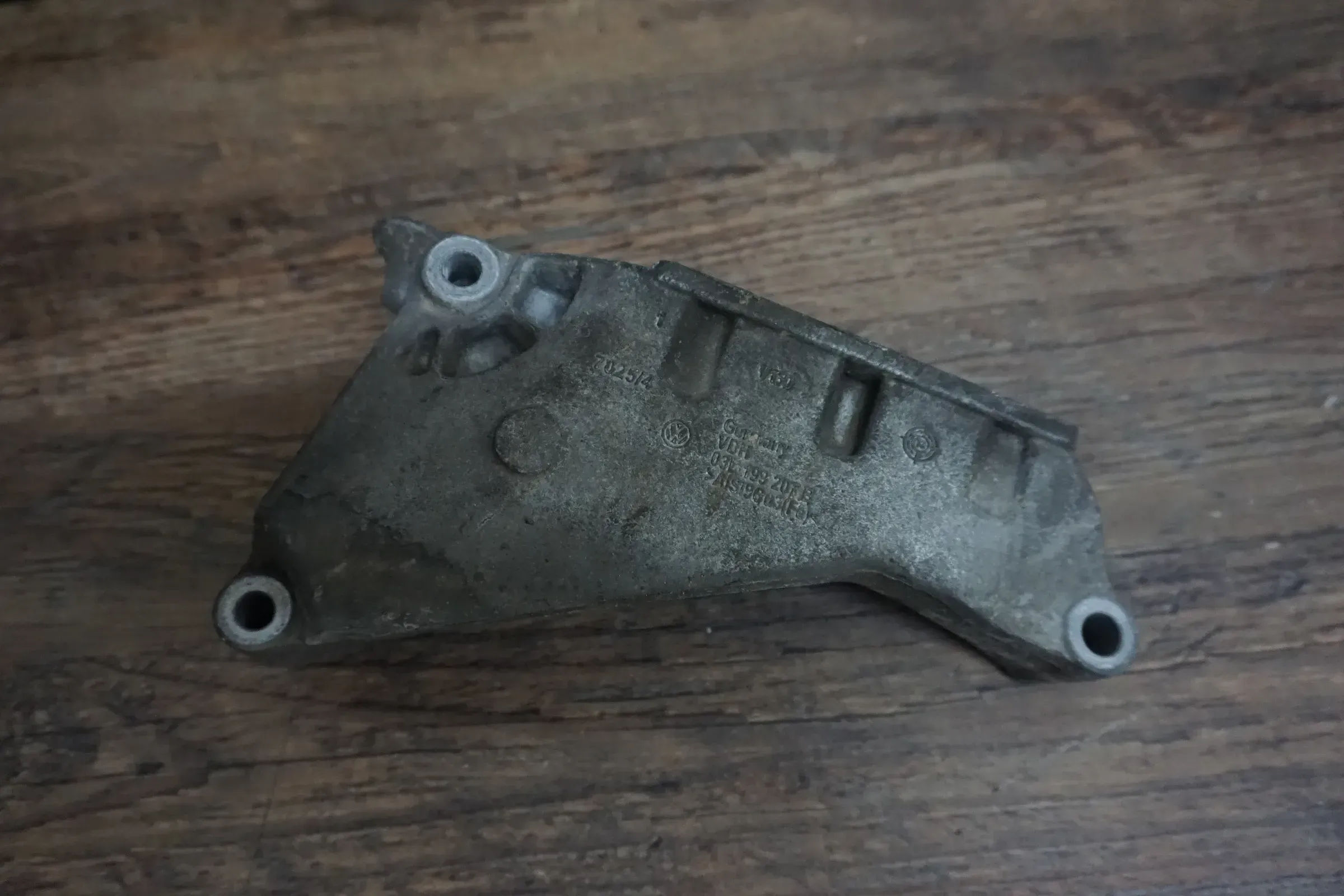 Orig. VW Motorhalter Motorstütze Motorlager Motoraufhängung 03L199207B - Bild 1