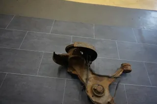 Achsschenkel VW T5 GP 2,0 TDI Radlagergehäuse hinten links komplett 7H0501413D - Bild 4