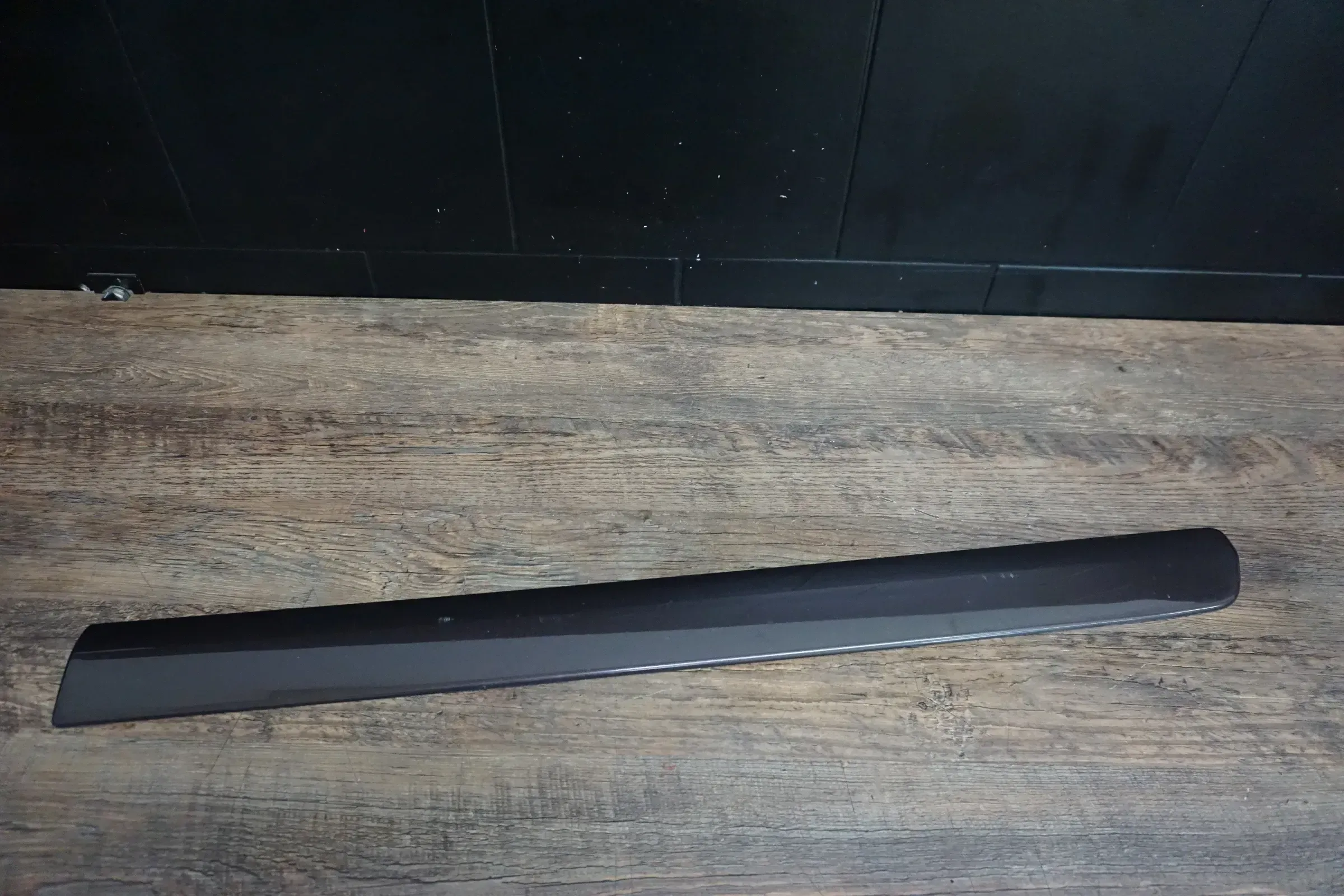 VW T5 Schutzleiste Schutzleisten Leiste vorne rechts 7H5853072B Schwarz-Metallic - Bild 1