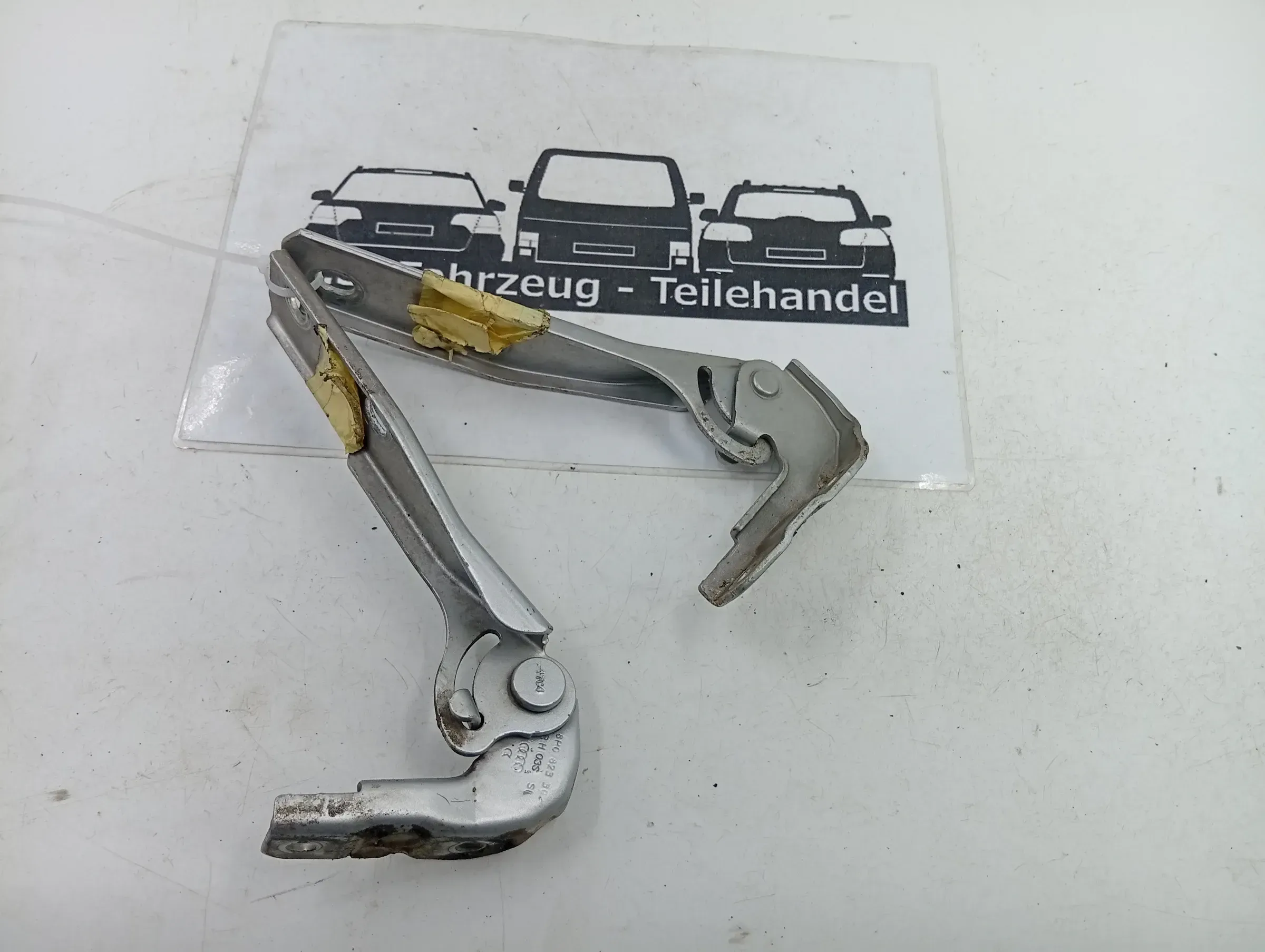 Audi A3 8P Scharnier Motorhaube Motorhaubenscharniere 8P0823302 8P0823301 - Bild 1