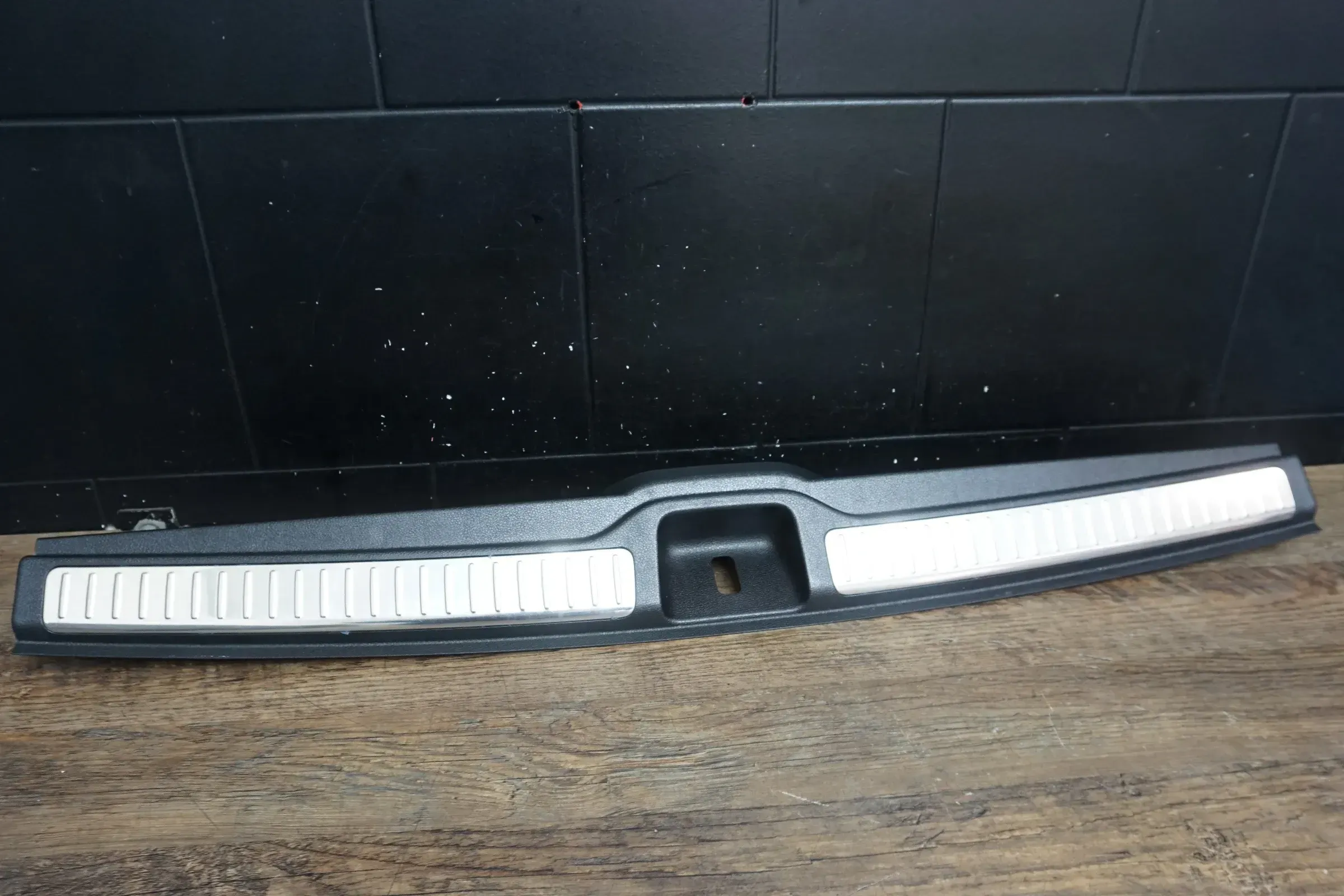 Mercedes-Benz GLC X253 C253 2018 Ladekante Verkleidung Kofferraum A2536907801 - Bild 1