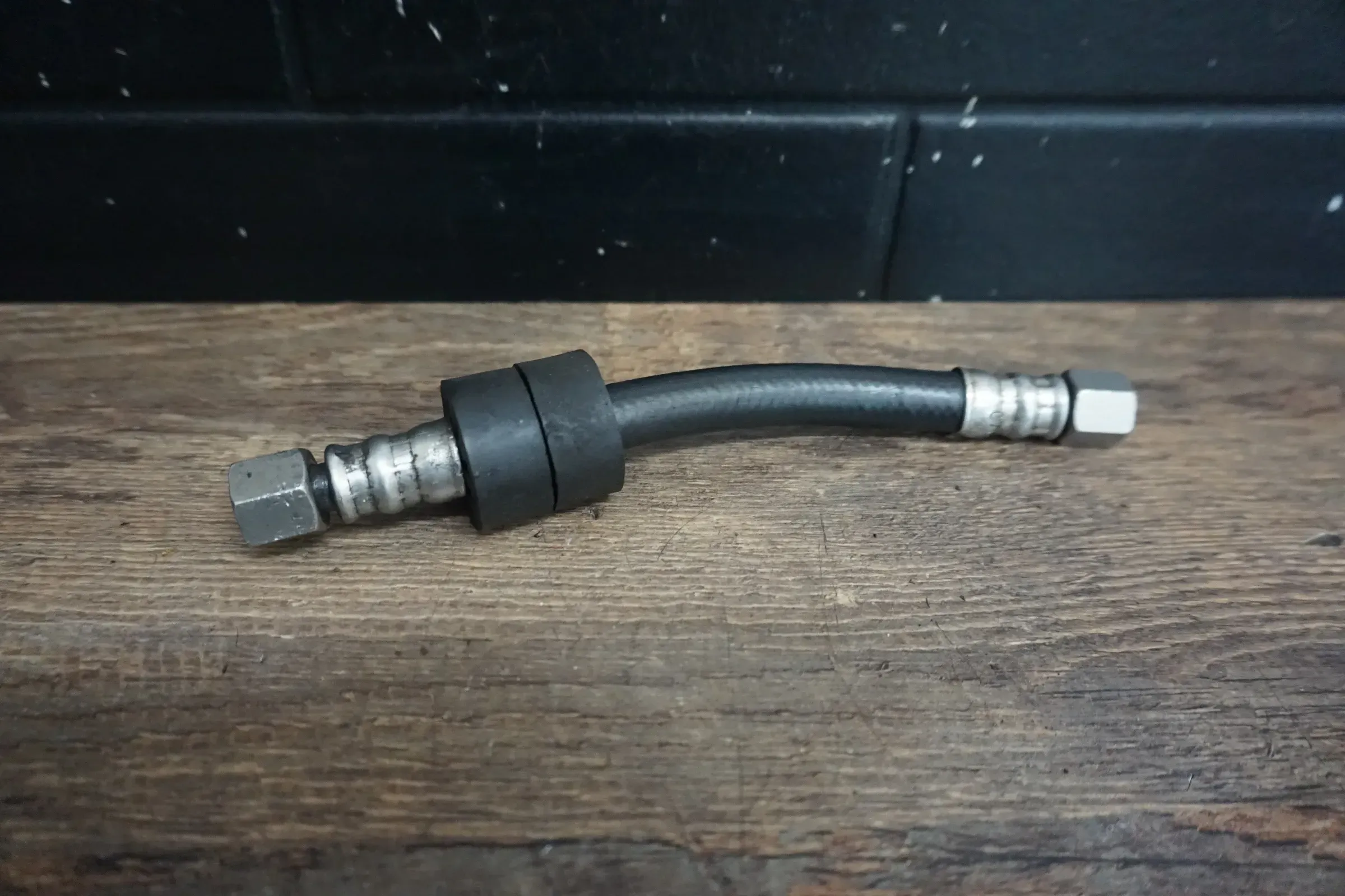 Kraftstoffleitung für VW Transporter T5 2.5 TDI Touareg 2.5 TD 070127511C - Bild 1