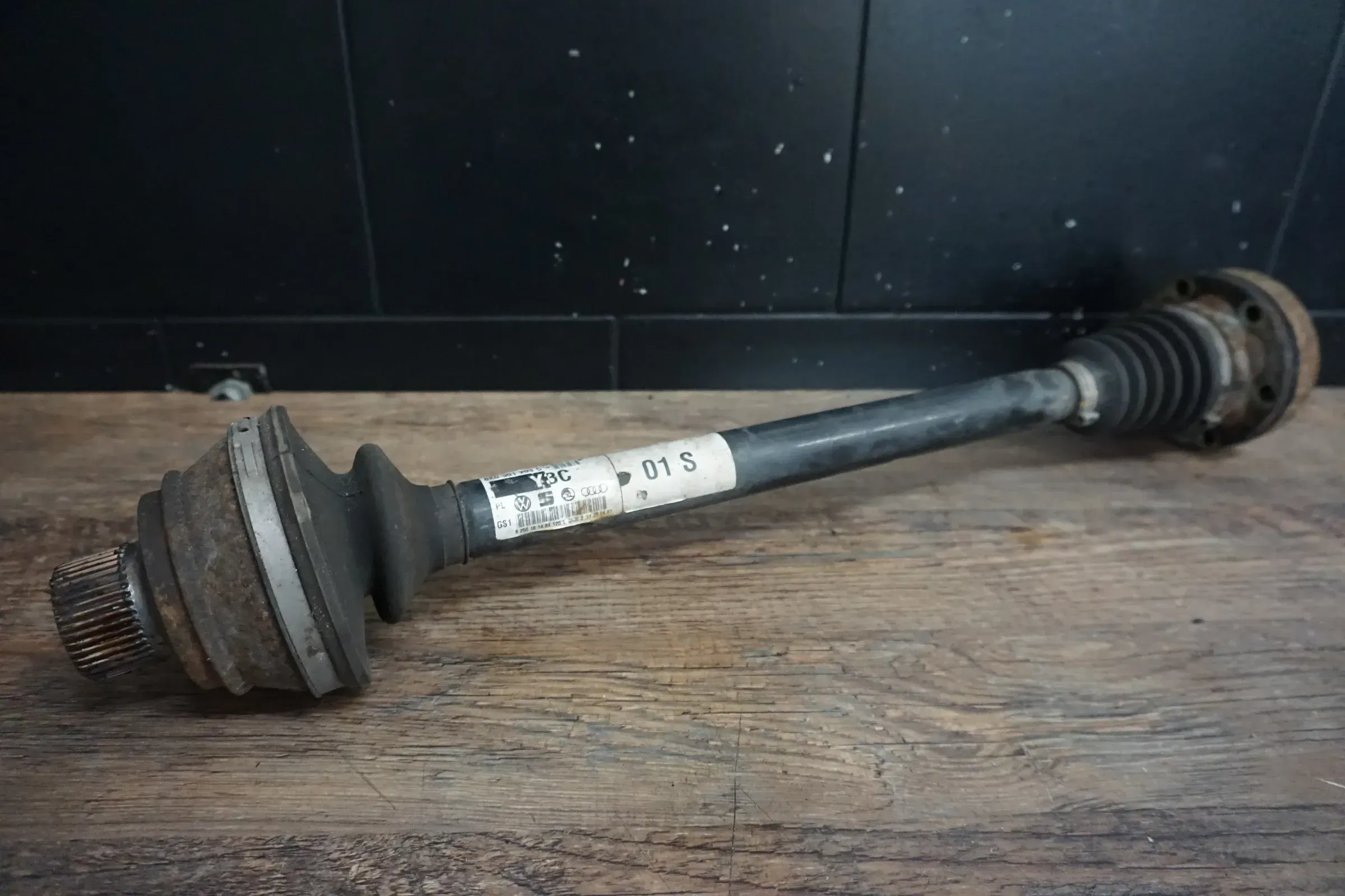 original Audi A4 8K A5 Antriebswelle Gelenkwelle hinten links rechts 8K0501203C - Bild 1