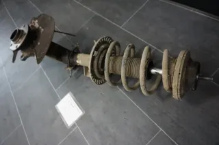BREMSE ACHSSCHENKEL RADNABE FEDERBEIN VORNE LINKS VW T5 BUS // 7H0257G - Bild 3