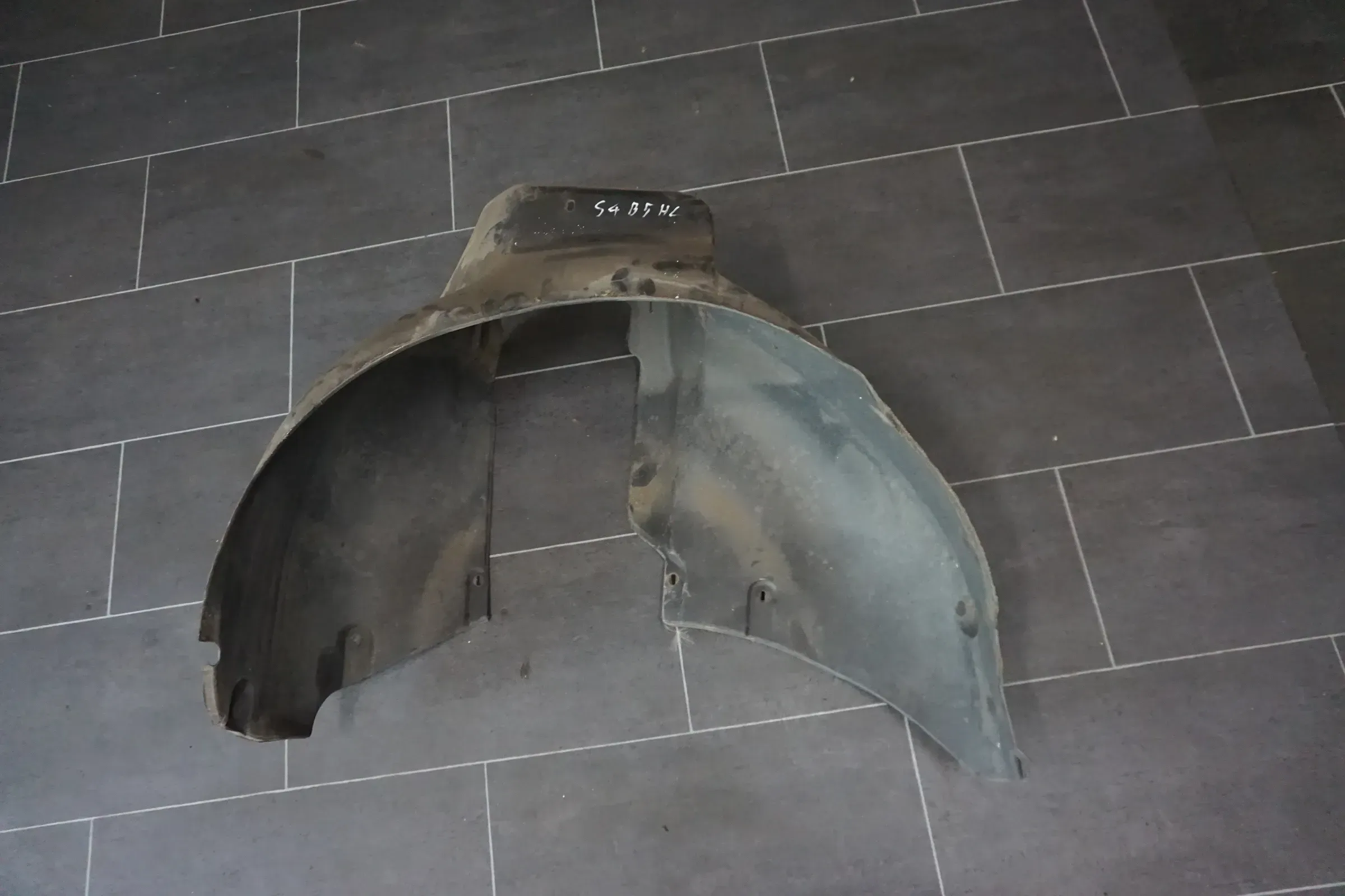 Radhausschale hinten links Audi S4 A4 B5 Innenkotflügel Kotflügel 8D0810171A - Bild 1