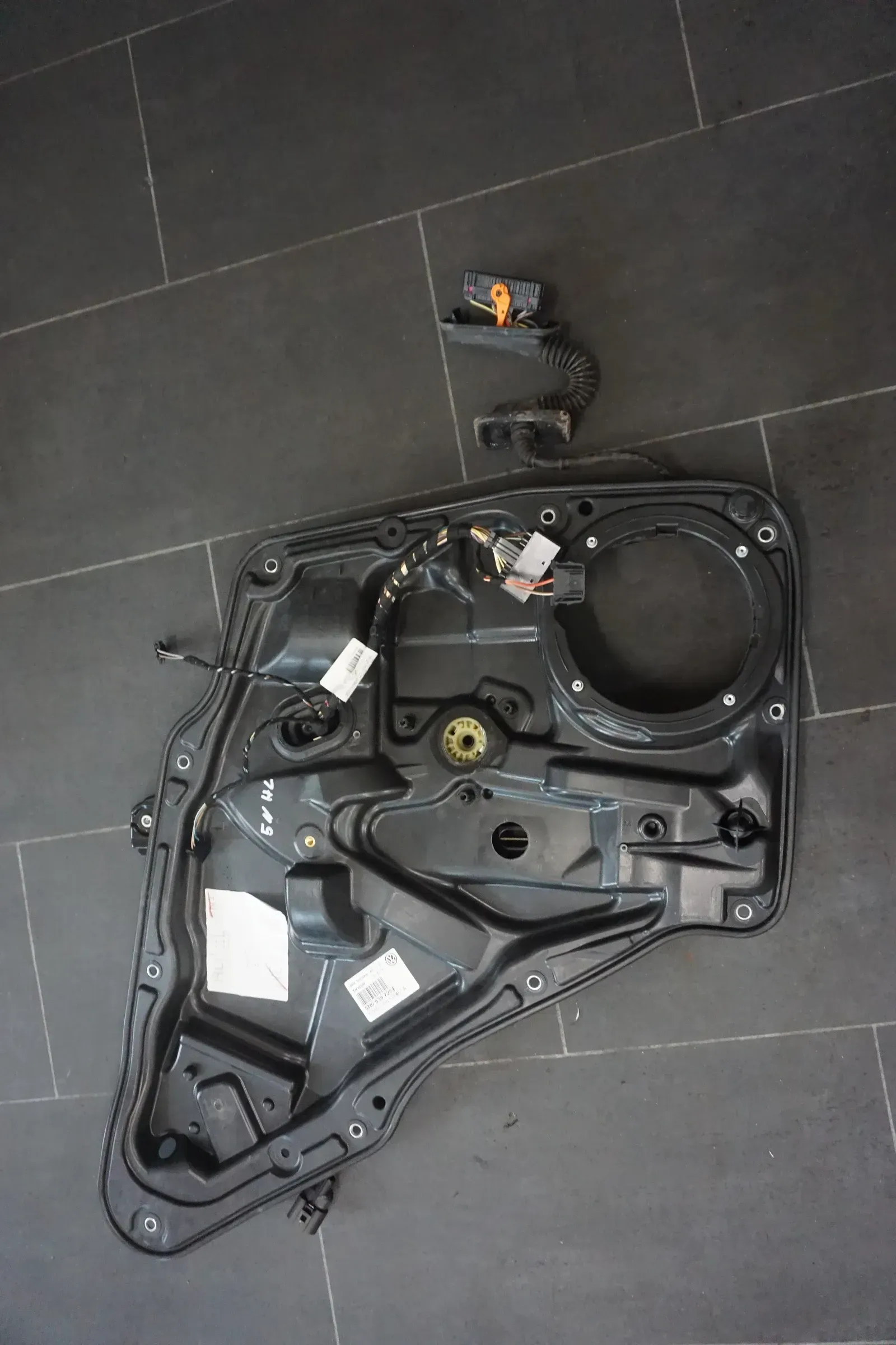Fensterheber links hinten für VW TIGUAN I 5N 07-11 5N0839729F 2008 BROSE - Bild 1