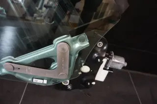 Audi RS5 A5 8F Cabrio Seitenscheibe Fensterheber Scheibe hinten rechts 8F0839398 - Bild 2